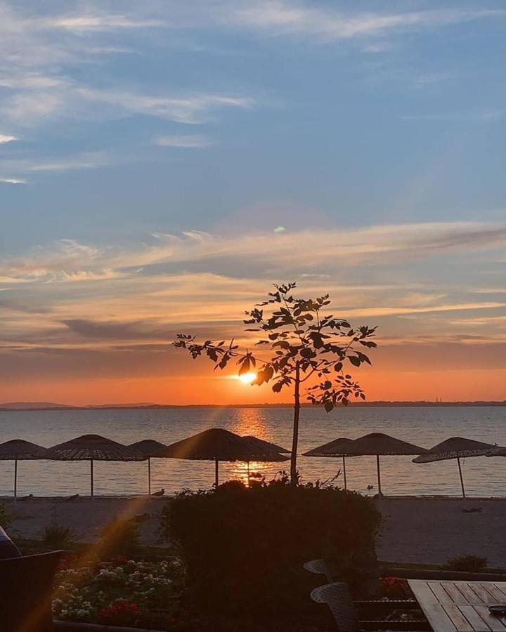 Paradise Island Hotel Darica  Экстерьер фото