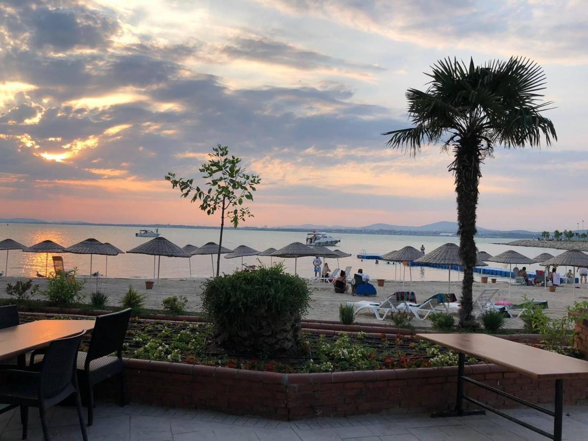 Paradise Island Hotel Darica  Экстерьер фото