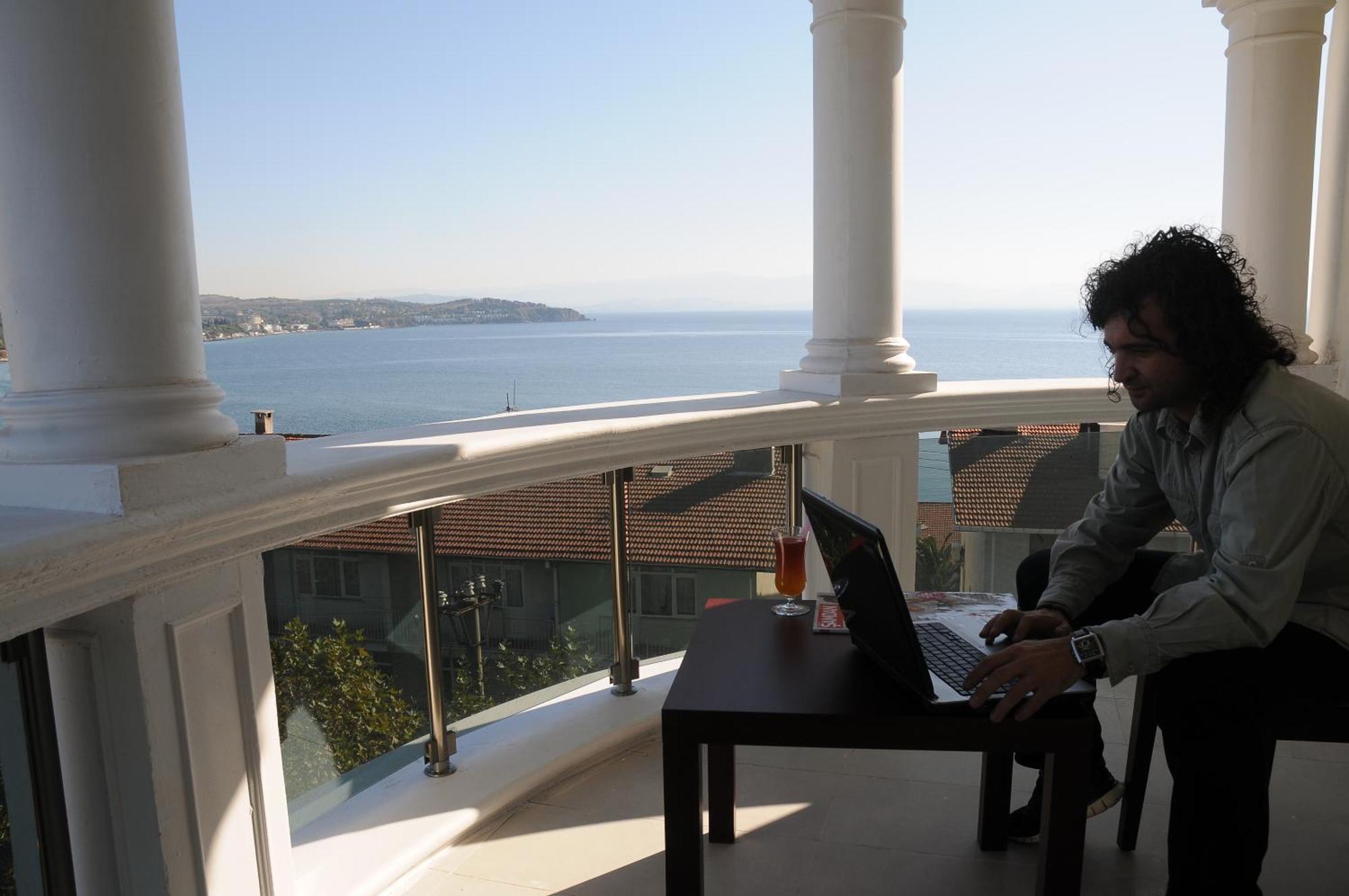 Paradise Island Hotel Darica  Экстерьер фото